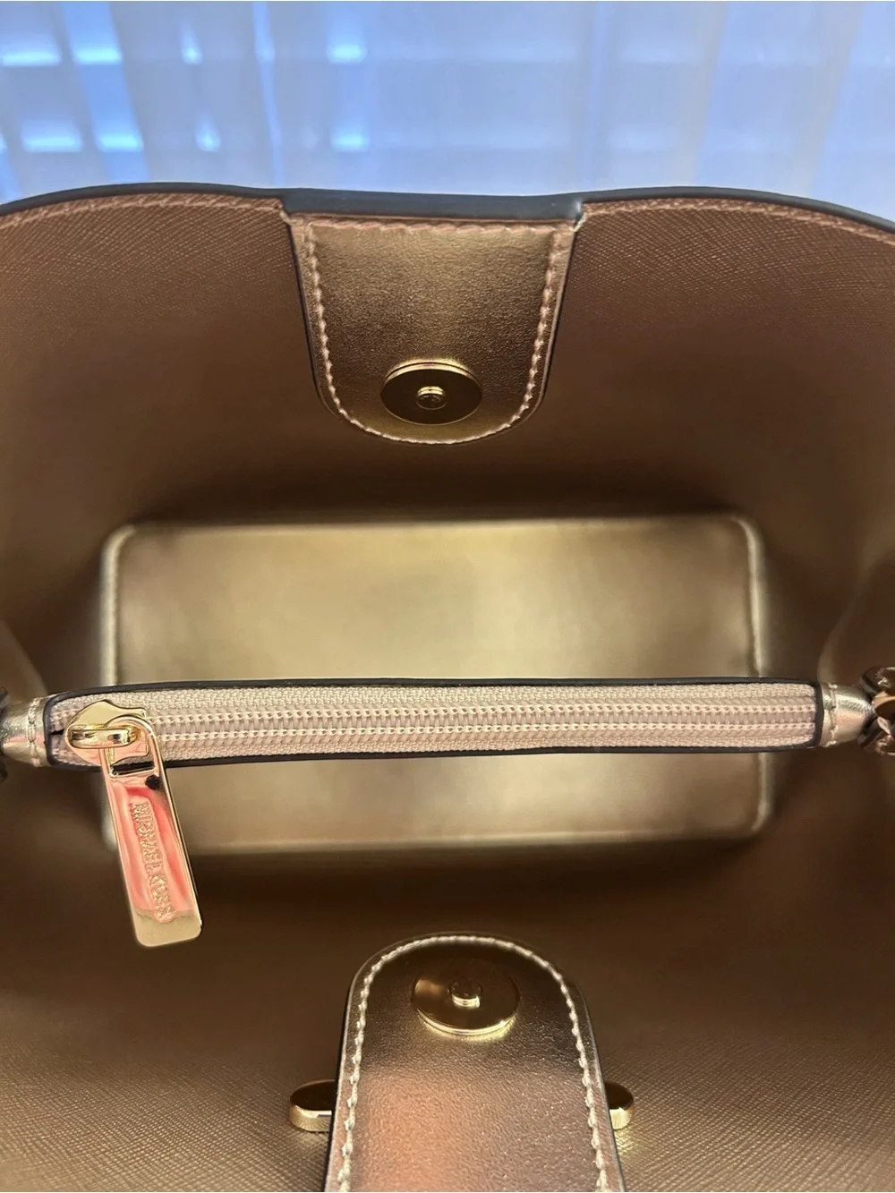MICHAEL KORS Pale Gold Pratt Medium Shoulder Bag